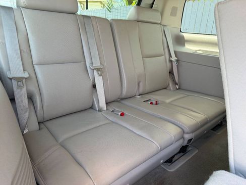Used 2011 Chevrolet Tahoe LTZ RWD image 18