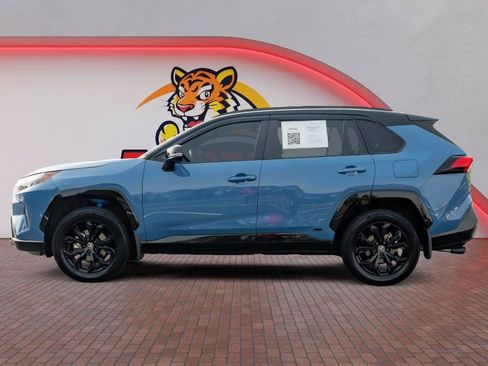 Used 2024 Toyota RAV4 XSE AWD/4WD image 9