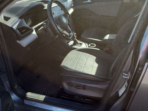 Used 2022 Volkswagen Taos SE image 6