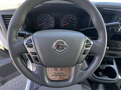 Used 2021 Nissan NV 3500 SV RWD image 9