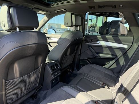 Used 2023 Audi Q5 e Premium Plus w/ Premium Plus Package image 38