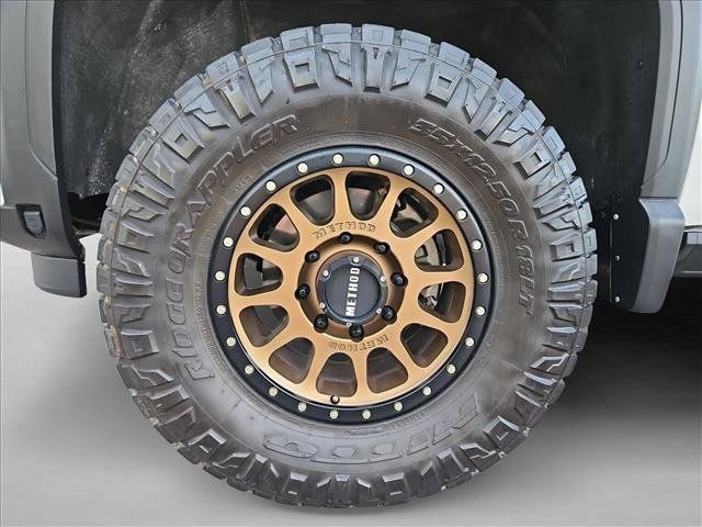 Used 2024 GMC Sierra 2500 AT4 w/ AT4 Premium Plus Package AWD/4WD image 23