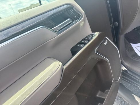 Used 2023 Chevrolet Silverado 1500 LTZ w/ LTZ Convenience Package II AWD/4WD image 24