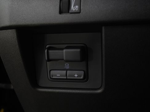 Used 2024 GMC Canyon AT4 w/ Technology Package AWD/4WD image 26