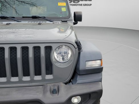 Used 2018 Jeep Wrangler Unlimited Sport S image 24