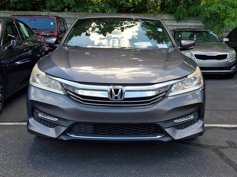 Used 2017 Honda Accord Sport Special Edition image 2