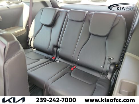 Certified 2025 Kia Carnival EX FWD image 14