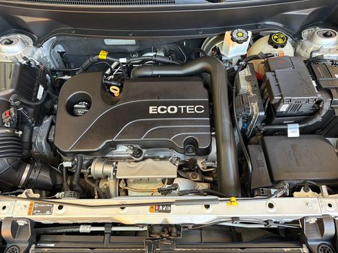 Used 2019 Chevrolet Equinox Premier FWD image 34