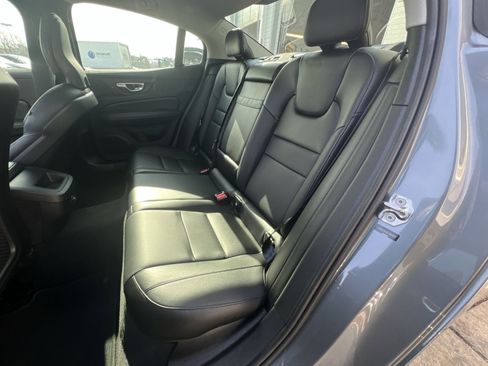 Used 2020 Volvo S60 T6 Momentum image 24