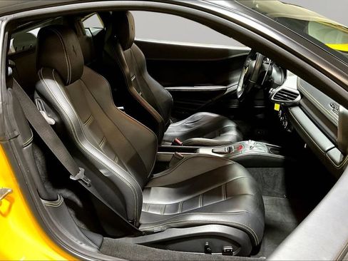 Used 2013 Ferrari 458 Italia Coupe RWD image 22