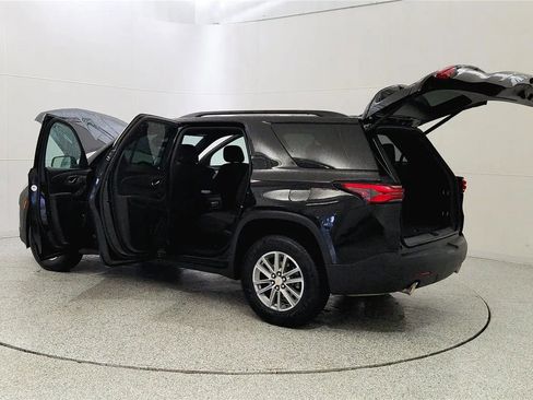 Used 2023 Chevrolet Traverse LT w/ Rear Camera Mirror Package AWD/4WD image 11