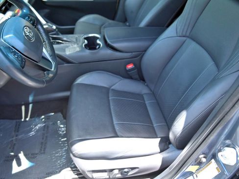 Used 2021 Toyota Venza XLE w/ Softex Package AWD/4WD image 18