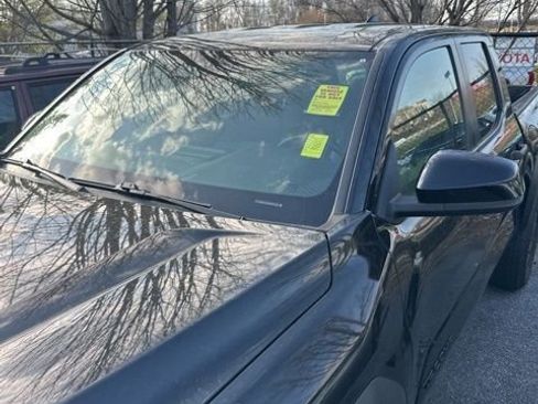 Used 2024 Toyota Tacoma TRD Off-Road image 3