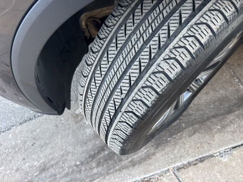 Used 2024 Mercedes-Benz GLC 300 4MATIC image 9