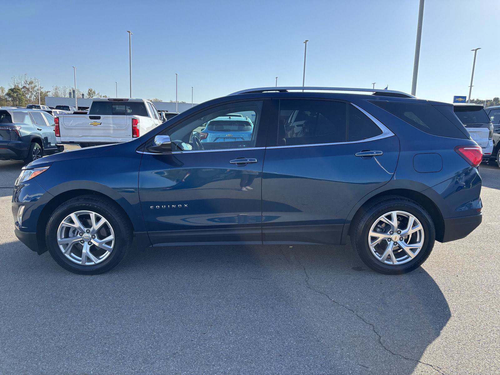 Used 2019 Chevrolet Equinox Premier FWD image 2