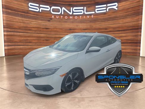 Used 2017 Honda Civic Touring image 1