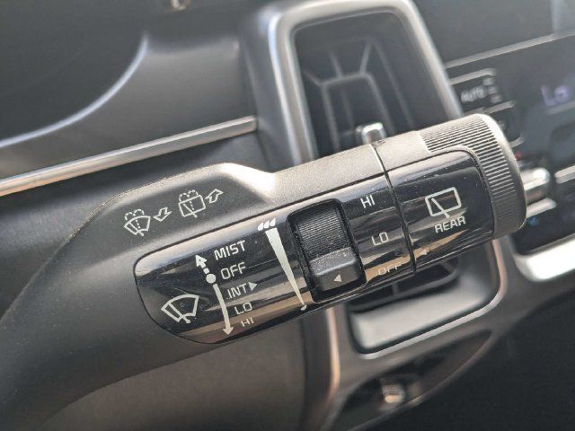 Used 2023 Kia Sorento S FWD image 28