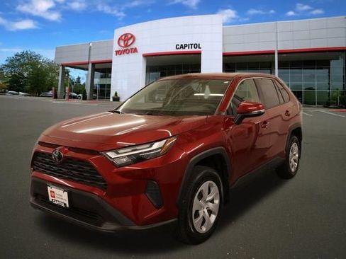 Used 2024 Toyota RAV4 LE AWD/4WD image 6