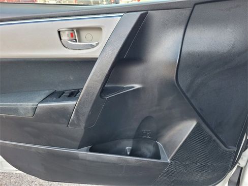 Used 2015 Toyota Corolla LE image 20