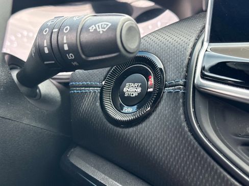 Used 2025 Jeep Compass Latitude w/ Altitude Special Edition image 28