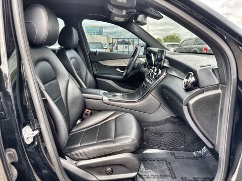 Used 2019 Mercedes-Benz GLC 350e 4MATIC image 9