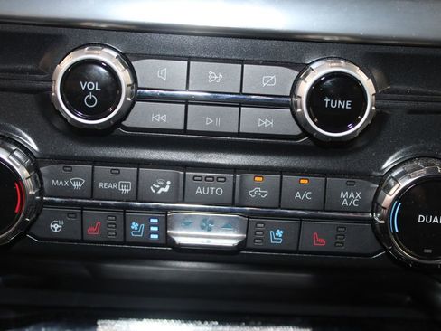 Used 2022 Ford F150 Lariat w/ Equipment Group 502A High AWD/4WD image 29