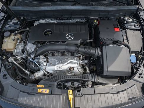 Used 2021 Mercedes-Benz GLB 250 4MATIC image 20