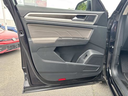 Used 2022 Volkswagen Atlas SE w/ Black Wheel Package image 20