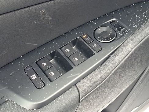 New 2026 Kia Sportage EX image 17