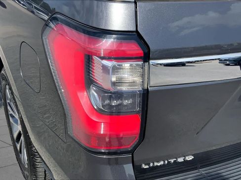 Used 2018 Ford Expedition Limited RWD image 29