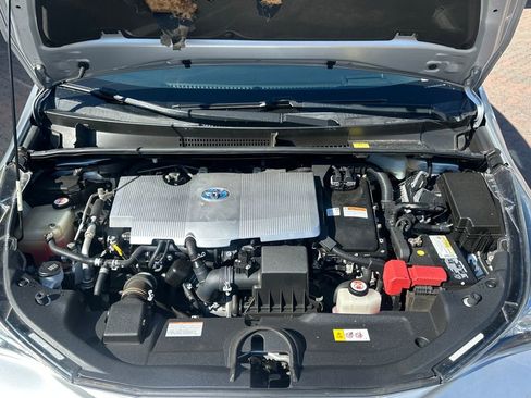 Used 2016 Toyota Prius Three Touring image 7