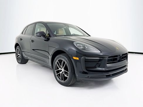 Certified 2025 Porsche Macan AWD/4WD image 7