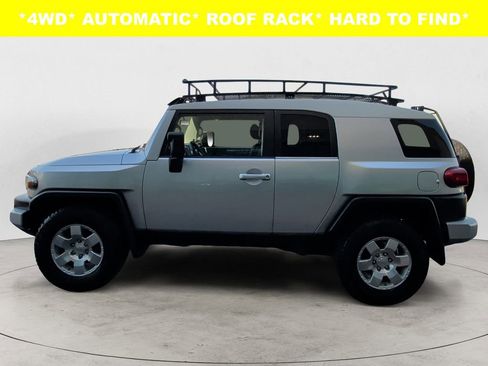 Used 2008 Toyota FJ Cruiser 4WD image 2