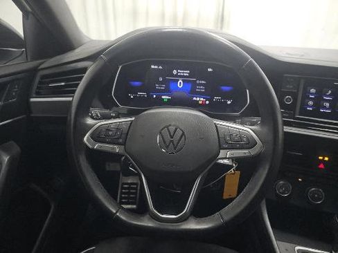 Used 2024 Volkswagen Jetta Sport FWD image 17