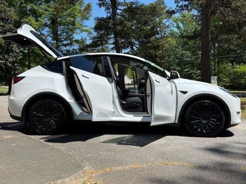 Used 2021 Tesla Model Y Long Range AWD/4WD image 35