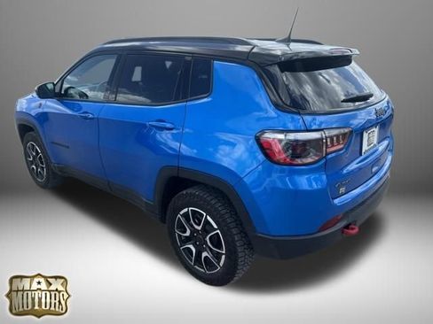 Used 2025 Jeep Compass Trailhawk AWD/4WD image 6