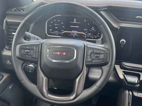 Used 2024 GMC Sierra 1500 AT4 w/ Technology Package AWD/4WD image 19