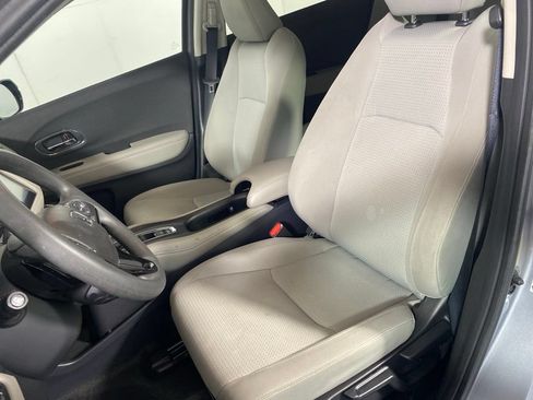 Used 2022 Honda HR-V EX image 13