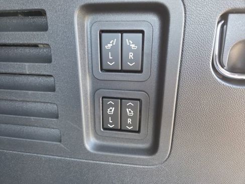 New 2026 Buick Enclave Avenir image 19