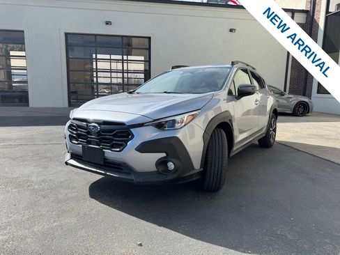 Used 2024 Subaru Crosstrek 2.0i Premium image 3
