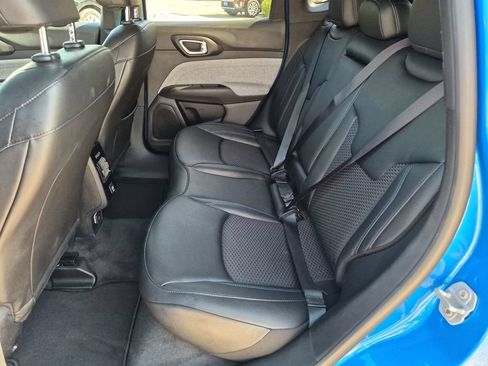 Used 2025 Jeep Compass Latitude AWD/4WD image 25