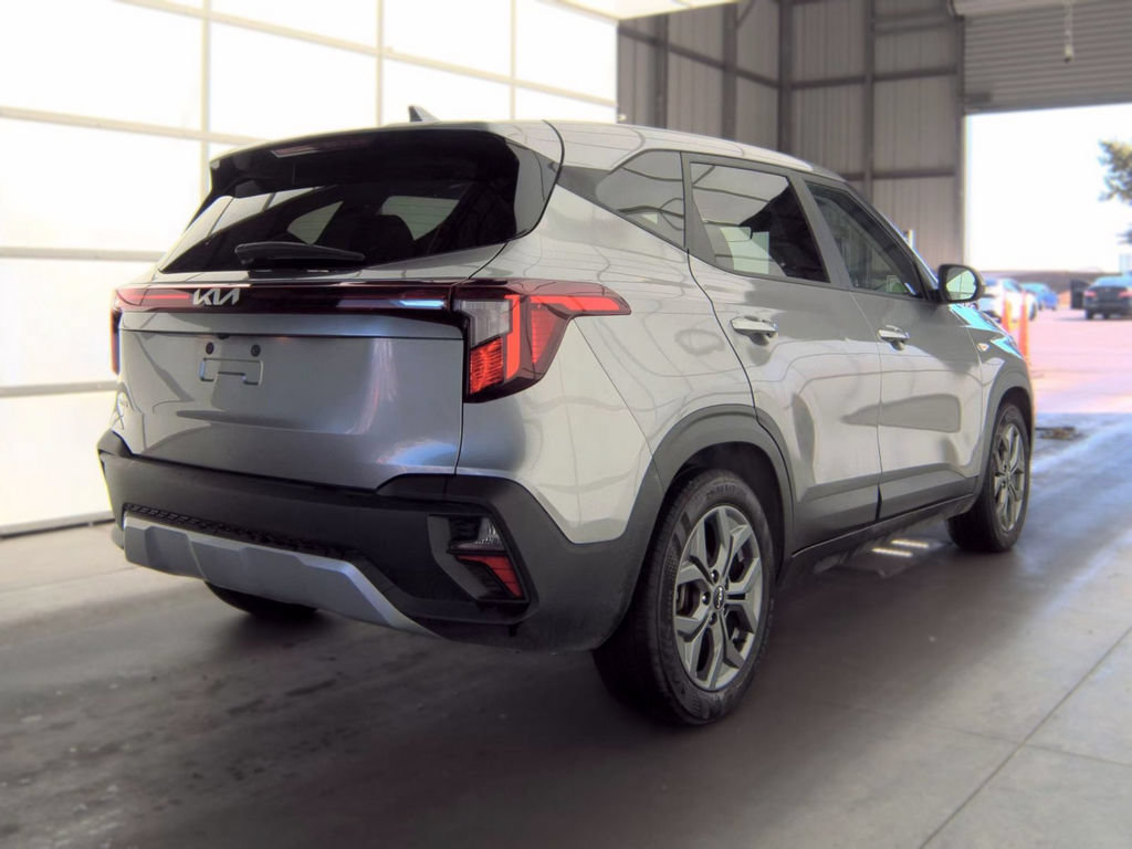 Used 2026 Kia Seltos LX FWD image 5