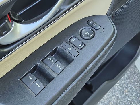 Used 2022 Honda CR-V EX-L image 17