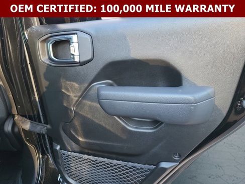 Certified 2025 Jeep Gladiator Sport AWD/4WD image 20