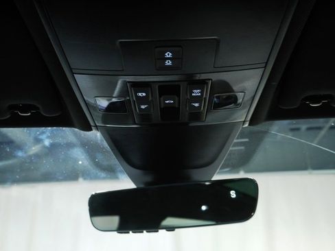 Used 2023 Volkswagen Tiguan SEL R-Line image 18