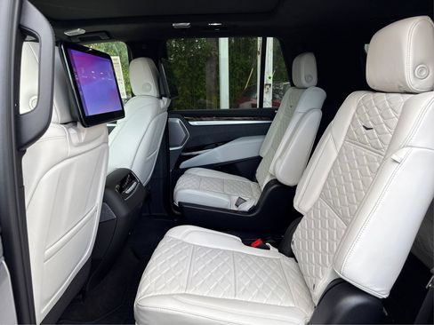 New 2026 Cadillac Escalade Platinum Sport AWD/4WD image 10
