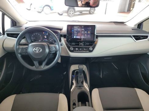 Used 2025 Toyota Corolla LE image 17