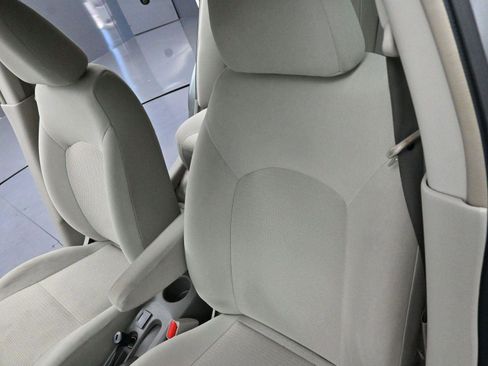 Used 2013 Nissan Versa SV w/ Convenience Pkg image 13