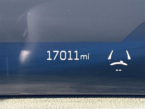 Used 2025 Cadillac XT4 Sport image 12