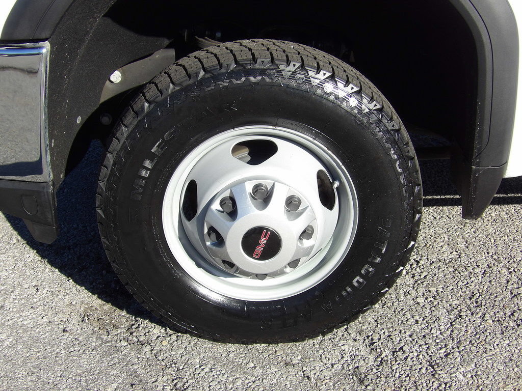Used 2021 GMC Sierra 3500 4x4 Crew Cab w/ Convenience Package image 48
